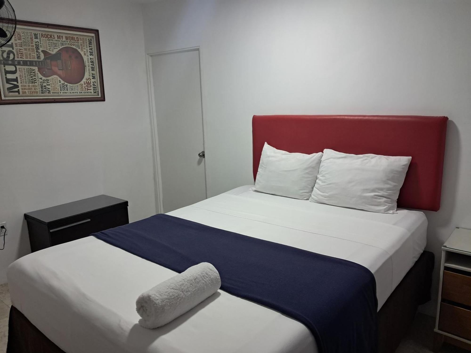 Kingsworth Bed And Breakfast Кингстън Екстериор снимка