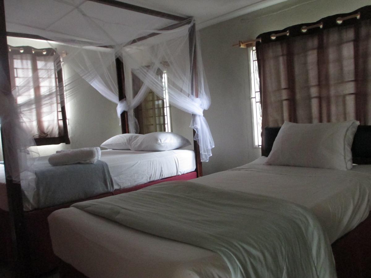 Kingsworth Bed And Breakfast Кингстън Екстериор снимка