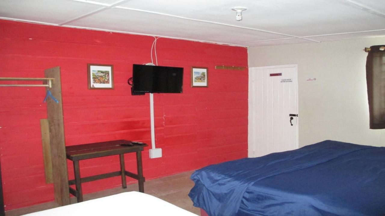 Kingsworth Bed And Breakfast Кингстън Екстериор снимка