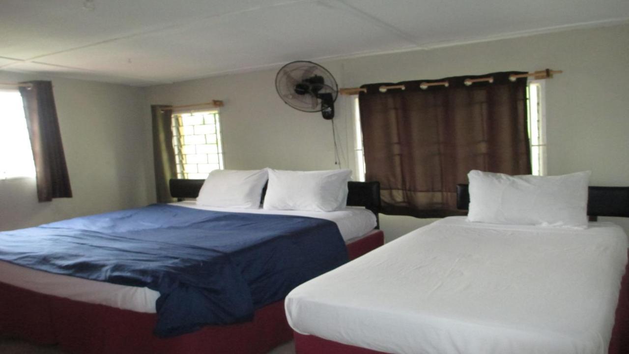 Kingsworth Bed And Breakfast Кингстън Екстериор снимка